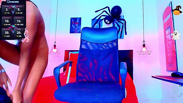 XXX chat uživo modela hilary_banks1