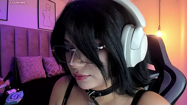 Czat XXX na żywo – Kitty_Gang