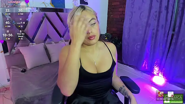 LAINEY_TAYn Live XXX chat