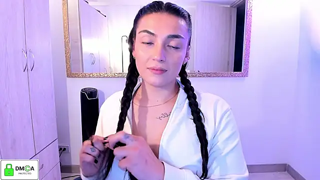 EricaVanderhill Adlı Modelin Canlı XXX Sohbeti