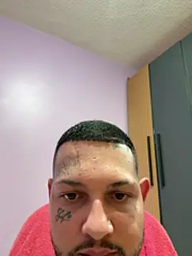 Chat +18 de Waguiin121 ao vivo