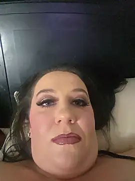 Chatroom XXX en direct de CreamVixen