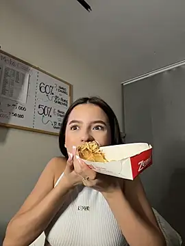 Sofia18_pinkkのライブXXXチャット