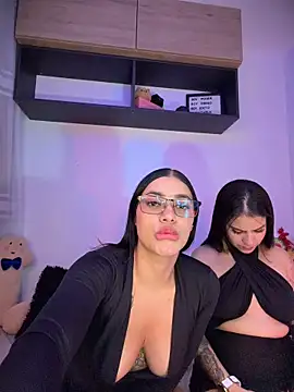 צ'אט XXX בשידור חי של AlannaEvons