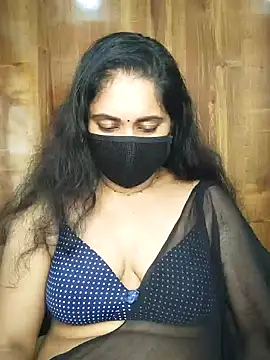 doly_thebubbly Adlı Modelin Canlı XXX Sohbeti