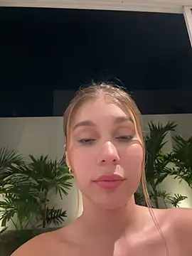 Nikii__n Live XXX chat