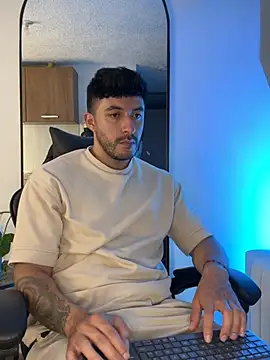 Daviid_owl Chat XXX in diretta