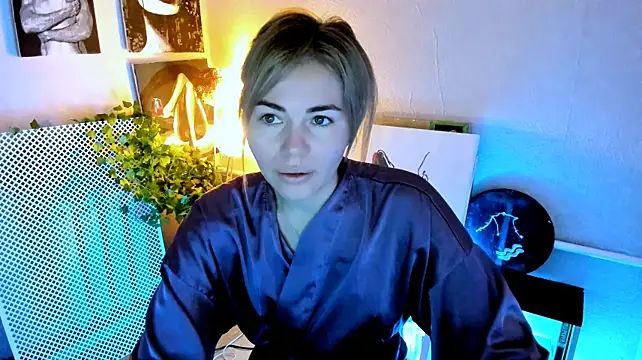 LoraBoyar's Live XXX Chat