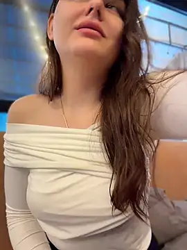 Chat +18 de NikaMur ao vivo