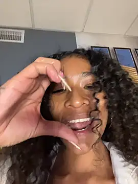 دردشة SweetCheeksXXX الجنسية المباشرة