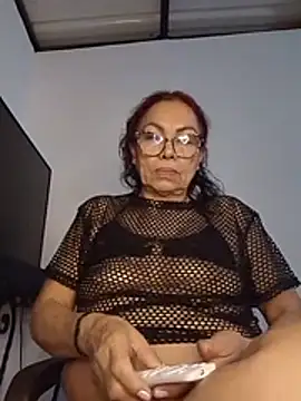 HOT_LATINA20's Live XXX Chat