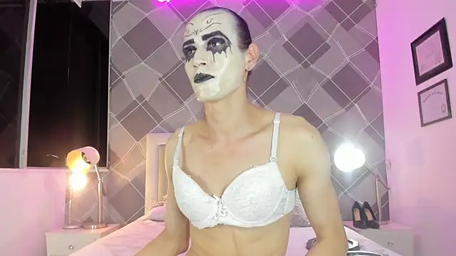 Shantal_fit: онлайн-секс-чат