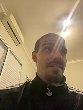 Chatroom XXX en direct de Ivis1999