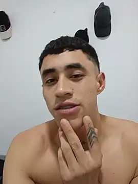Chat +18 de Cris-h ao vivo