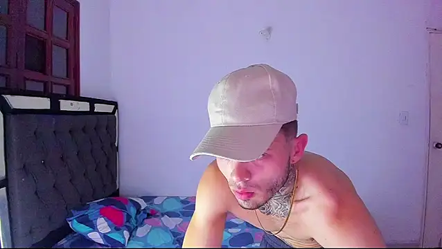 zeus_eddy 即時 XXX 聊天