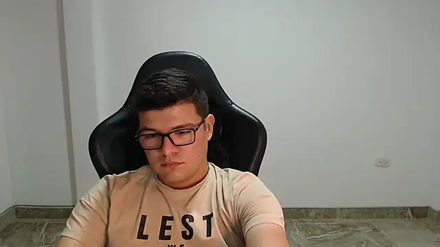 Plug_Control Chat XXX live