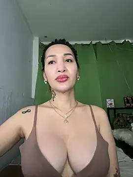Tony_8706 Chat XXX in diretta