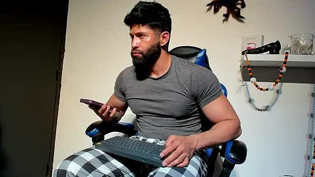 RikyAaron Live XXX Chat