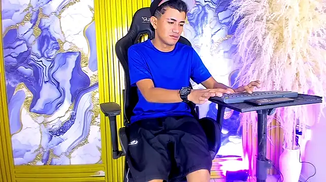 XXX chat uživo modela NIO_KLOUDS_