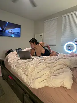 XXX chat uživo modela CUM4SACRED357