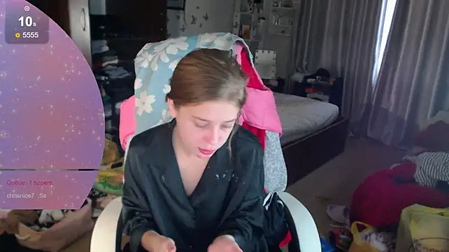 Kira_honeyy Adlı Modelin Canlı XXX Sohbeti