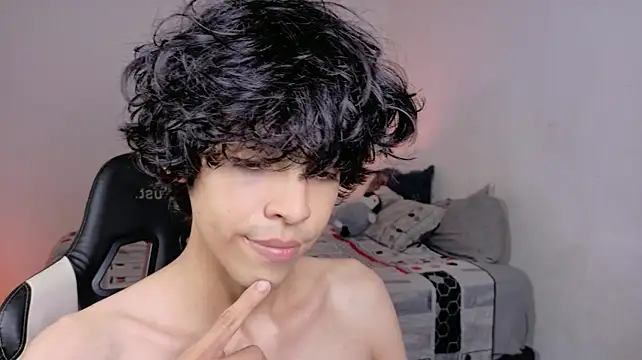 XXX chat uživo modela Alan26_