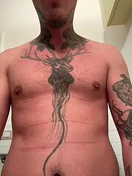 tatuato23 XXX чат на живо