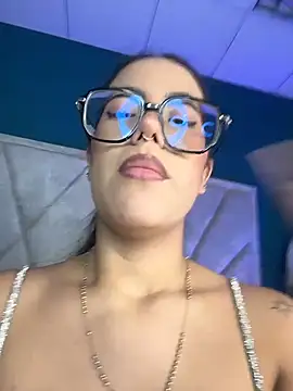 XXX chat uživo modela TopDollXXX
