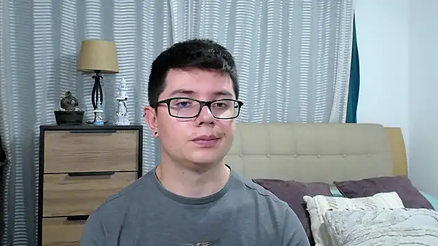 Živý XXX chat BlackFoXXX69