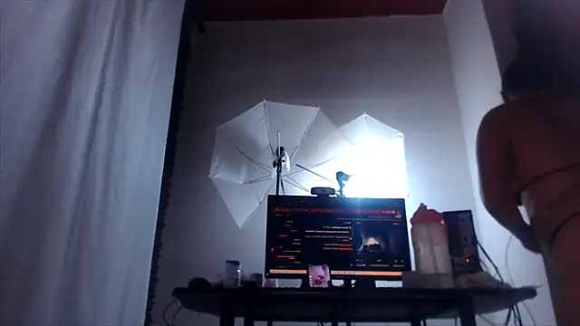 valeriasquirt Chat XXX in diretta