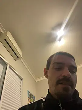 XXX chat uživo modela Ivis1999