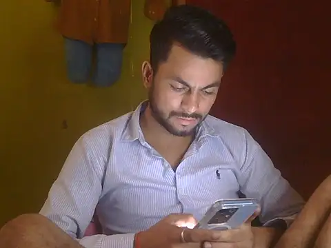 Stubborndesiboyn Live XXX chat