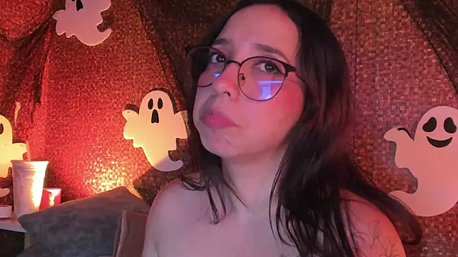Apartment28's Live XXX Chat