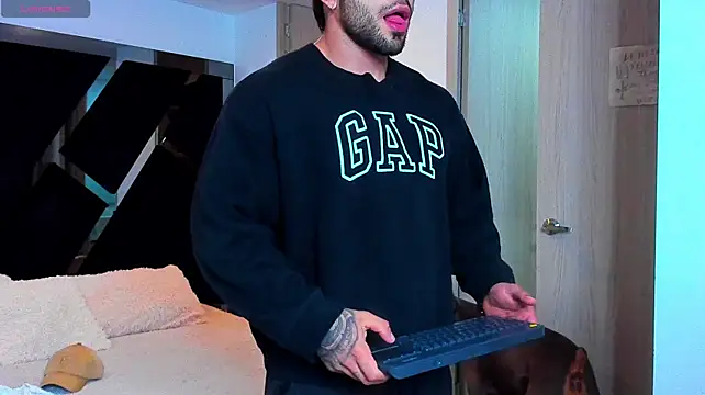 XXX chat uživo modela Raytorres