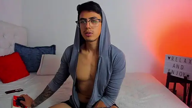 Caramelo_Bryan Live XXX Chat
