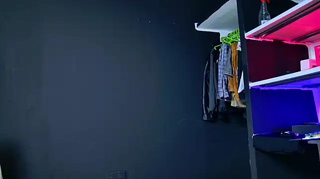 JuanBlade Adlı Modelin Canlı XXX Sohbeti