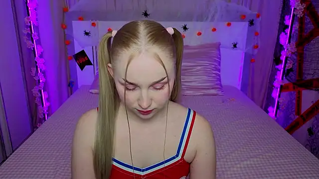 LilyStarlight Adlı Modelin Canlı XXX Sohbeti