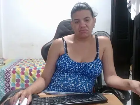 Adriana_0312 লাইভ XXX চ্যাট