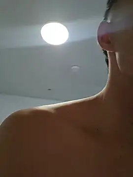 Cris-h Chat XXX live