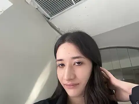 Lorenavia Adlı Modelin Canlı XXX Sohbeti