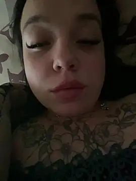 XXX chat uživo modela angels_marry