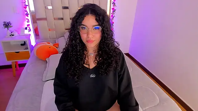 دردشة medusa_devilish الجنسية المباشرة
