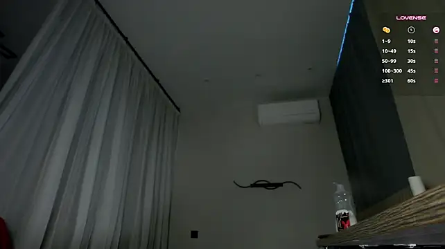 Chat XXX en directo de Tommy_cat