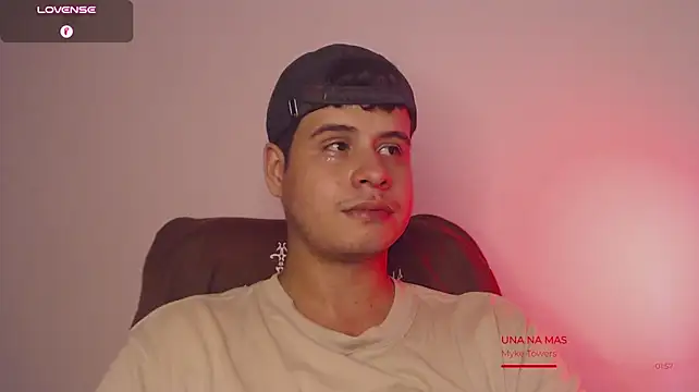 แชท XXX สดของ BjornSteel