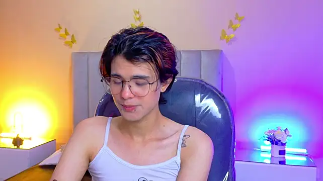 Chat XXX en directo de Derek_Sinn