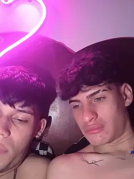 Show modela Boys_Eyes na web-kameri