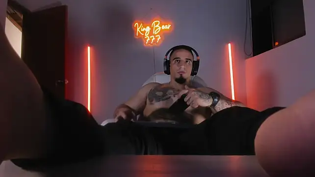 XXX chat uživo modela kingbear777