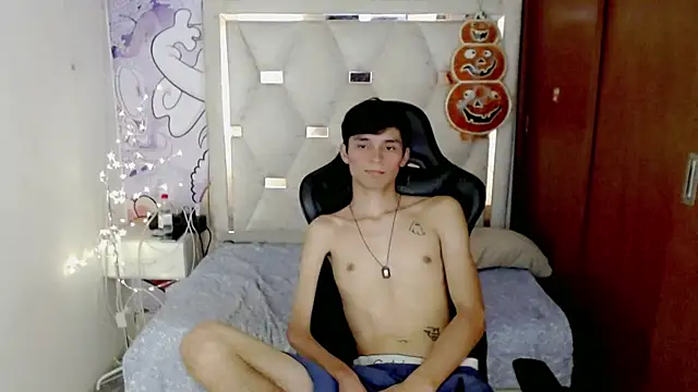 צ'אט XXX בשידור חי של Westboyy_