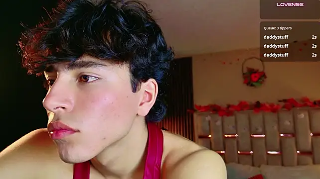 Chat +18 de Michaell_Peters ao vivo