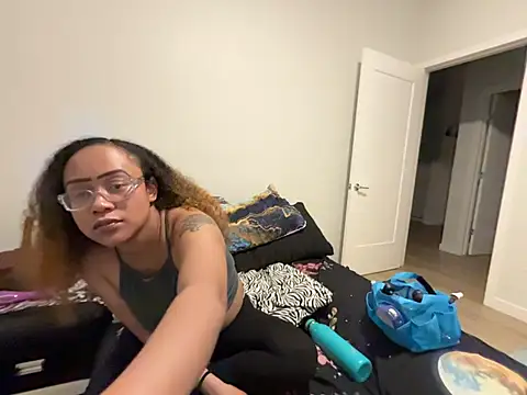 ReeseZen's Live XXX Chat